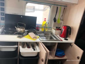 קרוואן%20עם%20חיוך%20,%20אודם